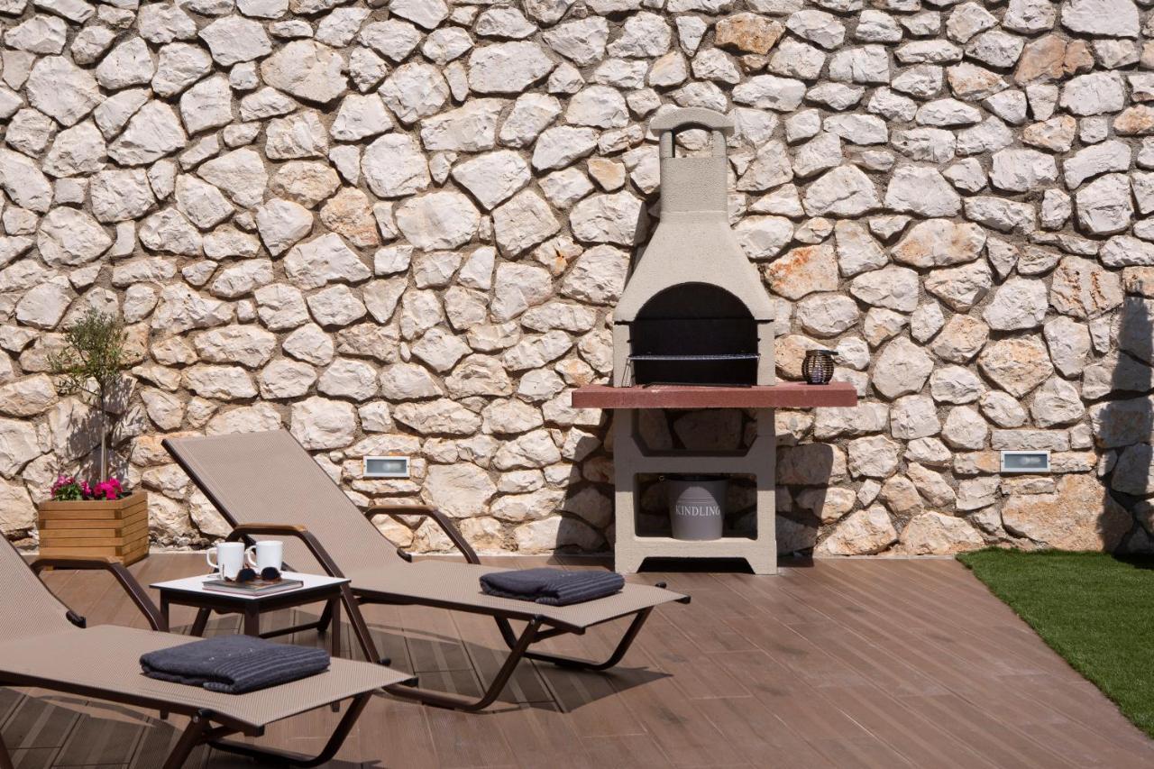Heavenly Heights Villas By Kb Hospitality Evgiros Exterior photo